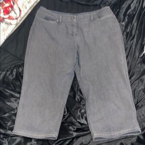 New York Clothing Co Gray Capri Pants (Like new)